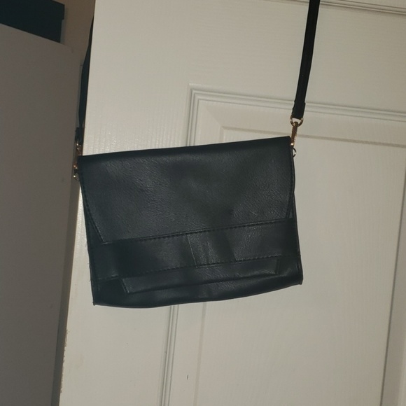Black Leather Crossbody Purse - Picture 5 of 8
